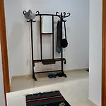 Apartman Lovely 2 Bedroom With Free Parking