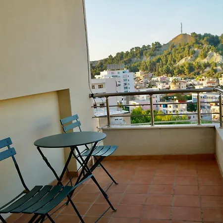 Lovely 2 Bedroom With Free Parking Vlorë