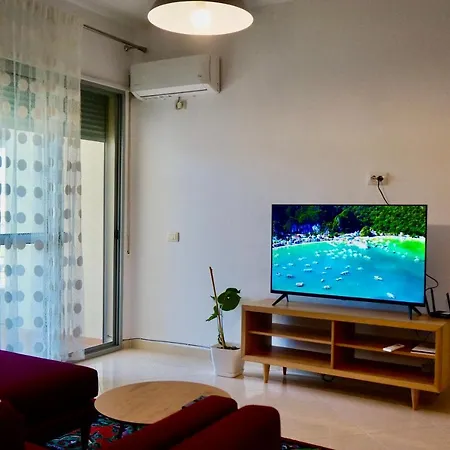 Apartment Lovely 2 Bedroom With Free Parking *