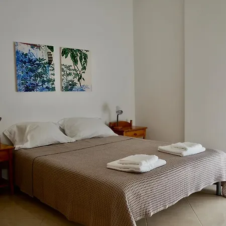 Apartament Lovely 2 Bedroom With Free Parking