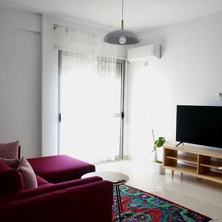 Lovely 2 Bedroom With Free Parking