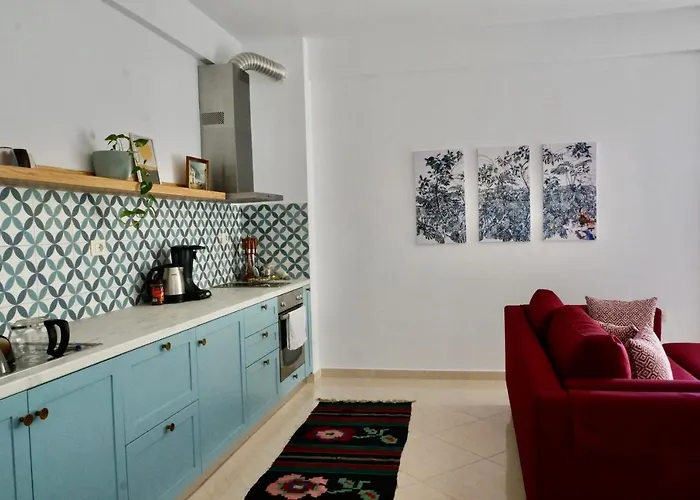 Lovely 2 Bedroom With Free Parking Apartment Vlorë