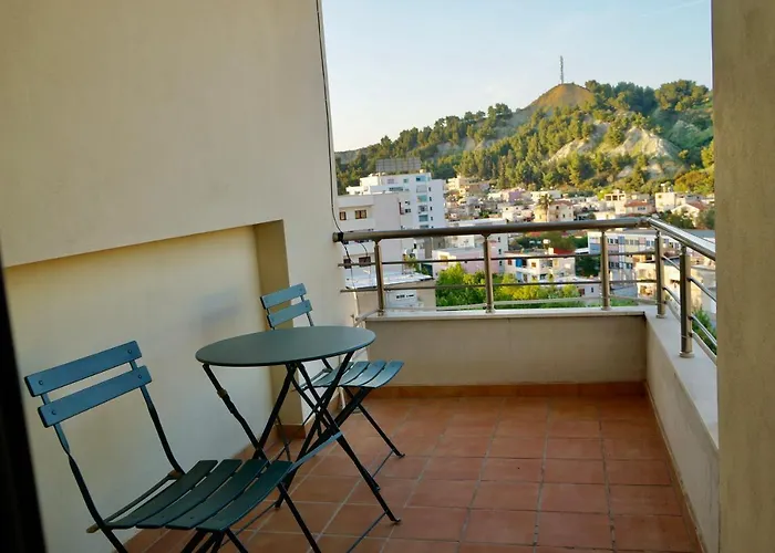 Lovely 2 Bedroom With Free Parking Vlorë