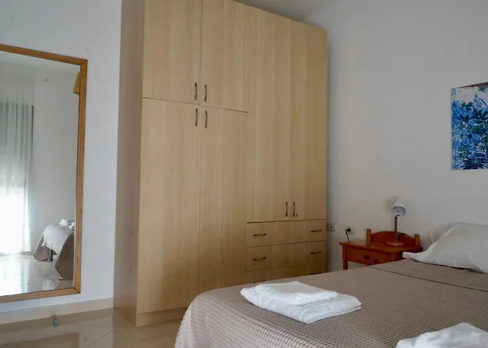 公寓 Lovely 2 Bedroom With Free Parking Vlorë